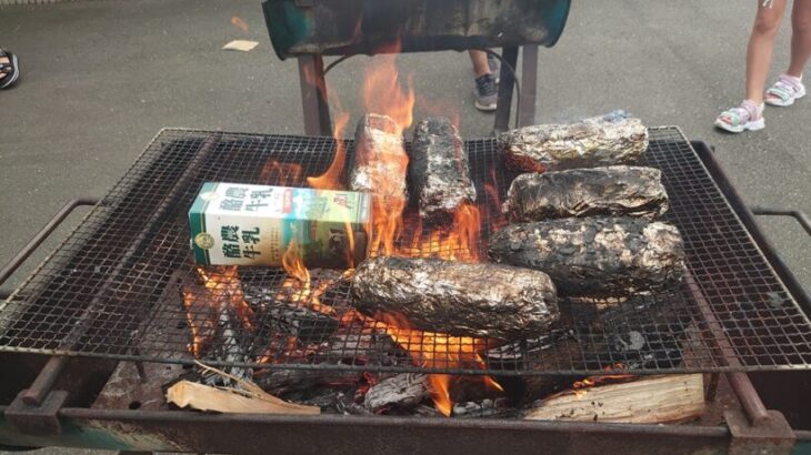 鉄板いらずに簡単！牛乳パックで焼きそばを作る「カートン焼きそば」を体験！